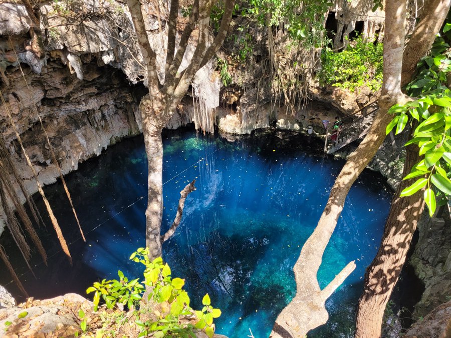 Cenote Yaal Utzil